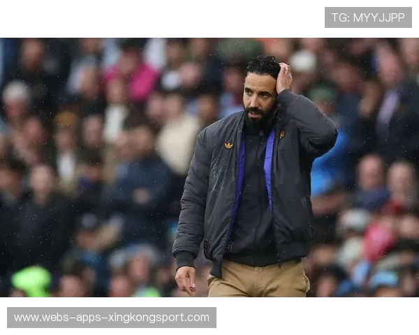 曼联战术保守遭批，教练组面临下课压力