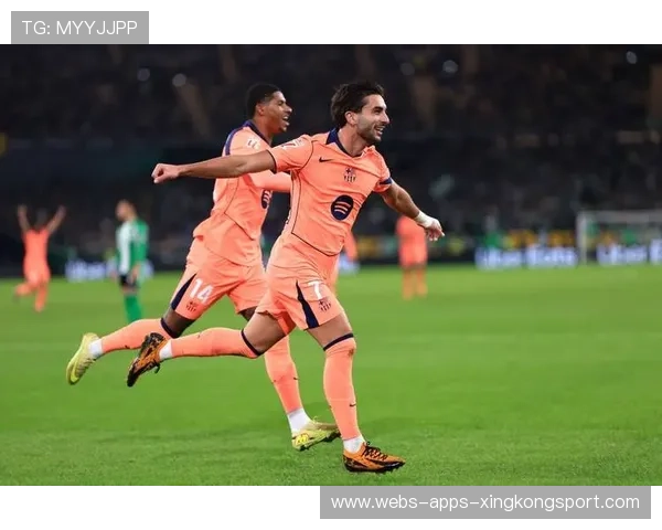 费兰托雷斯无球跑动拉扯多名防守者，巴萨前场配置愈加兼容